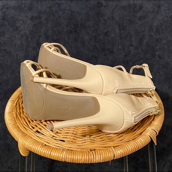 Nude Heels - Picture 2 of 3